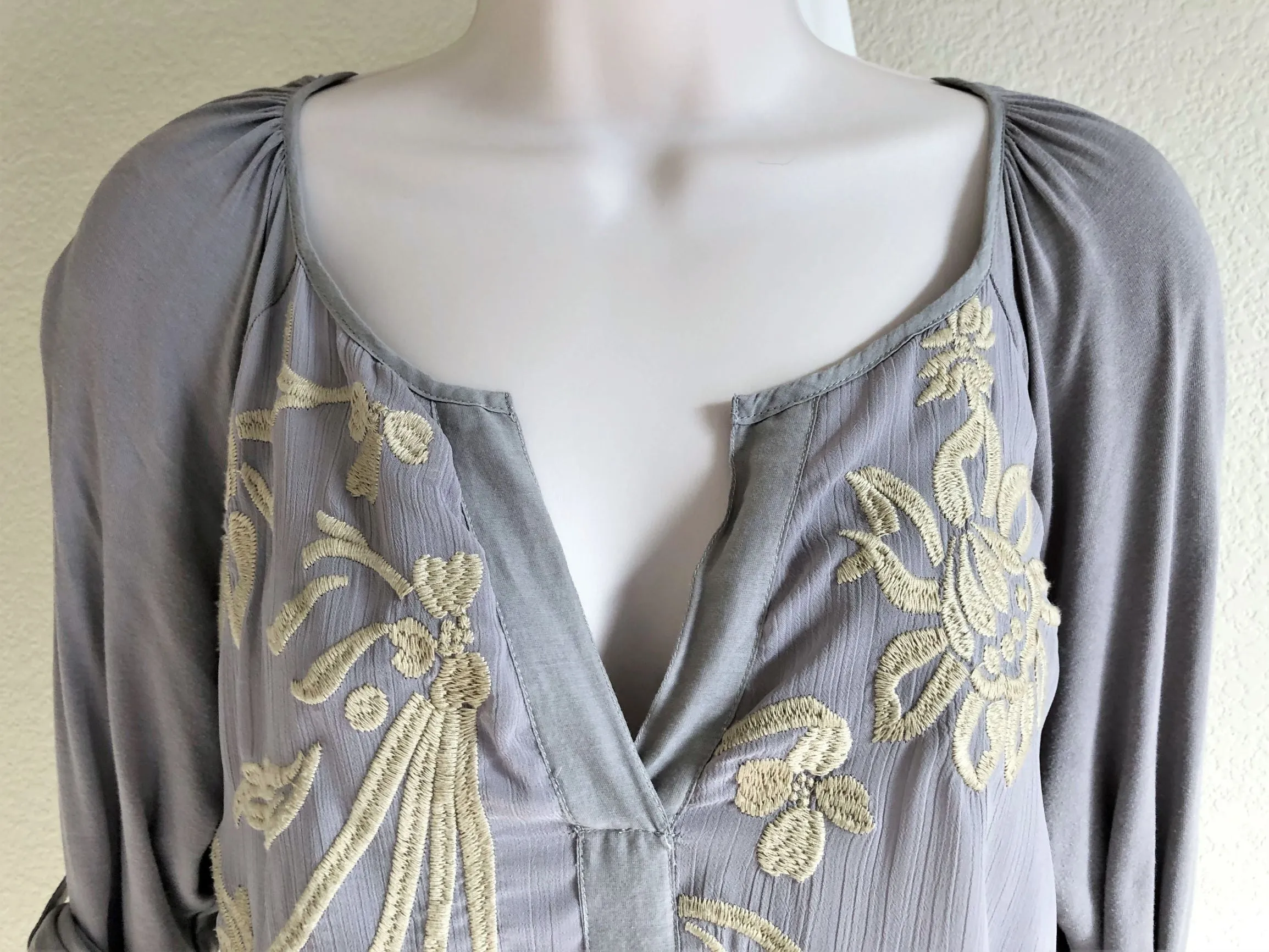 Tiny Anthropologie MEDIUM Gray Top