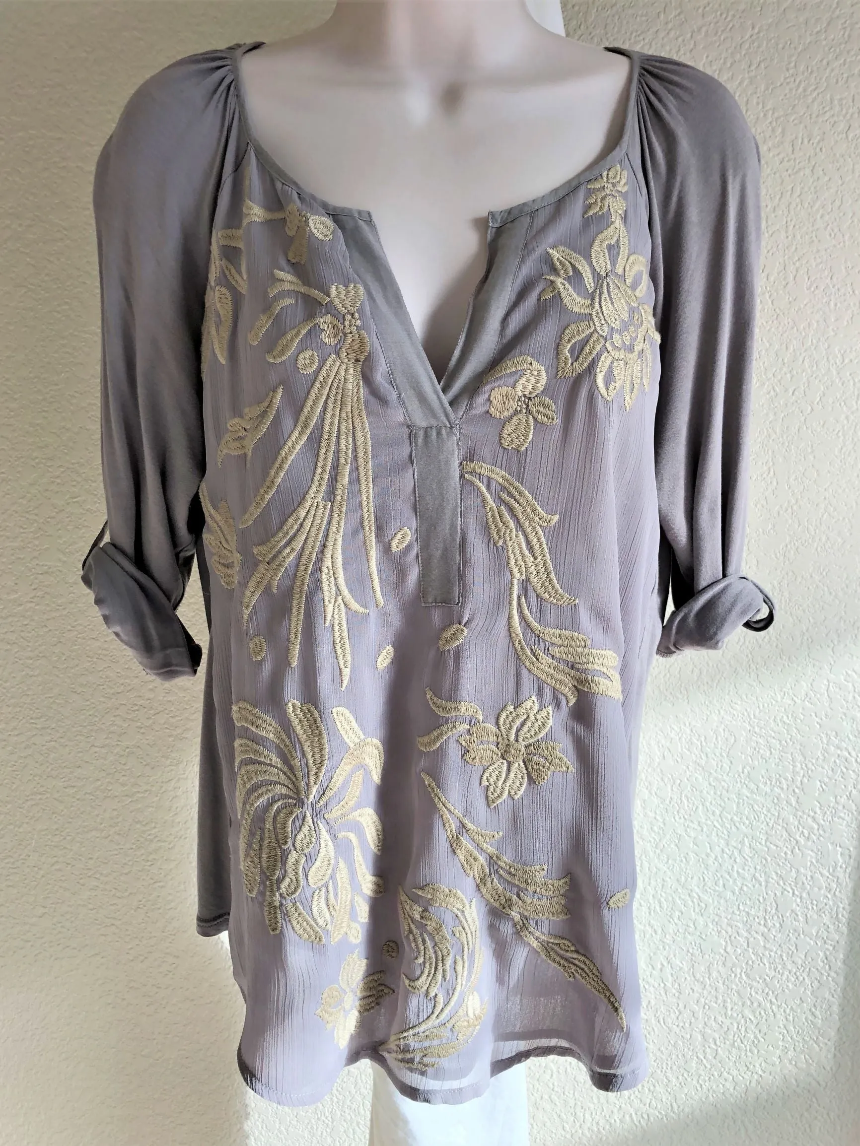 Tiny Anthropologie MEDIUM Gray Top